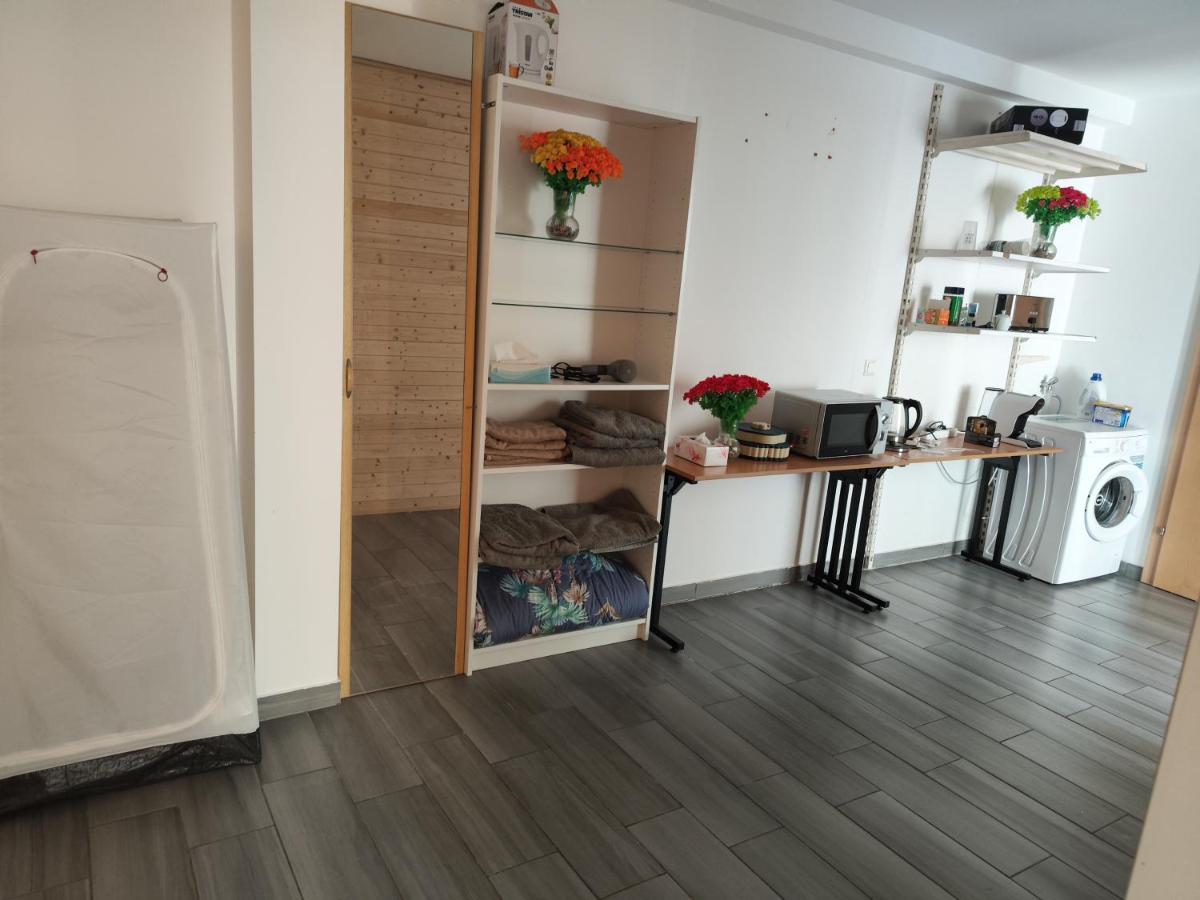 Erdgeschoss Wohnung Nahe Flughafen Wien Exterior foto